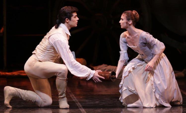 Roberto Bolle e Svetlana Zakharova protagonisti di 'Manon' in scena alla Scala di Milano