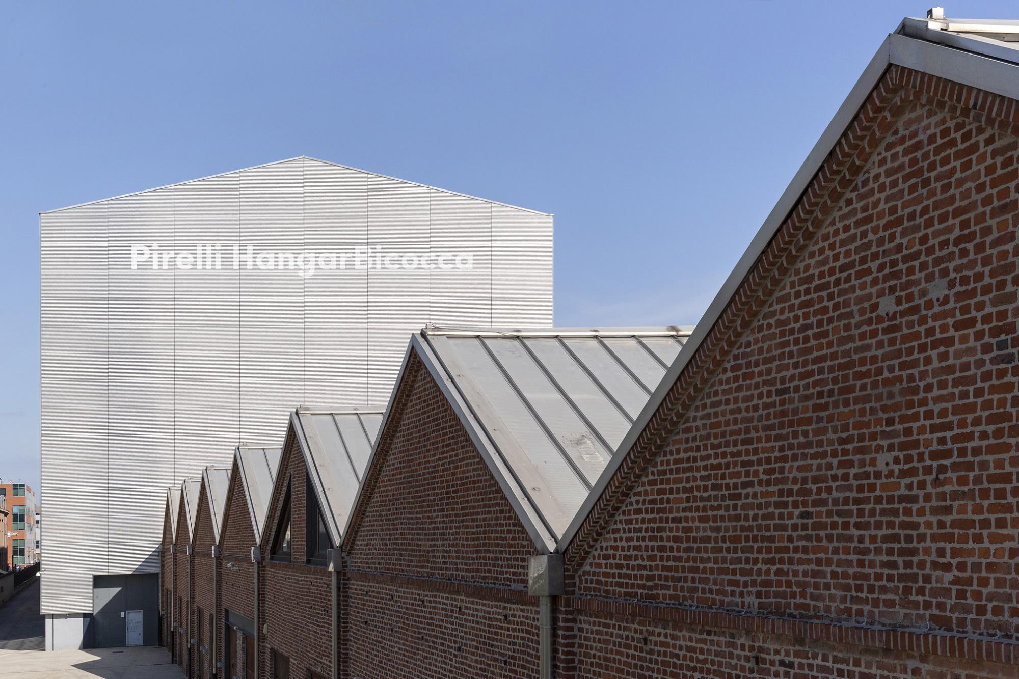 Veduta dello spazio delle Navate, Pirelli HangarBicocca, Milano, 2014. Foto Agostino Osio