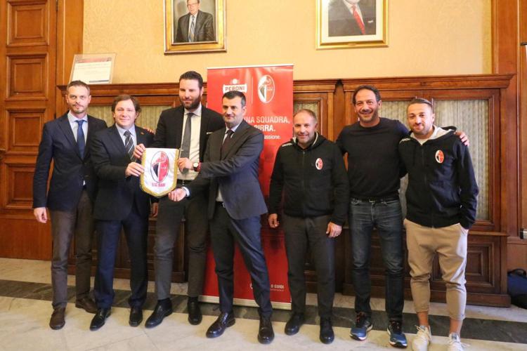 Calcio: Bari, Peroni birra ufficiale, accordo con forte valore identitario