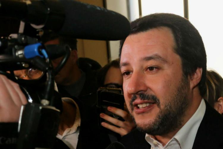 'Sacred duty' to defend Italy's borders - Salvini