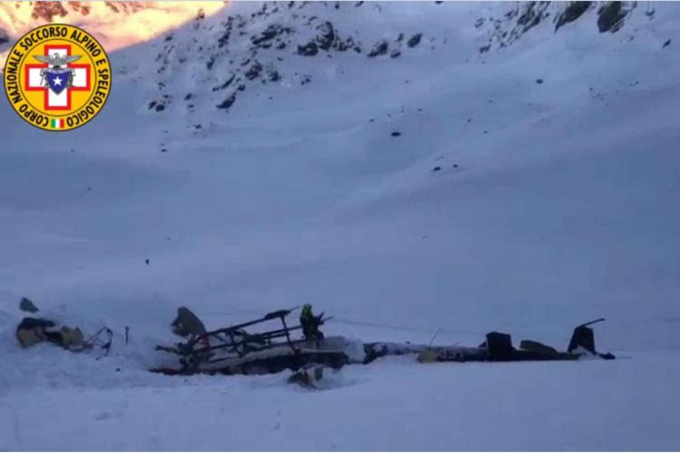 Scontro tra elicottero e aereo da turismo: 5 morti