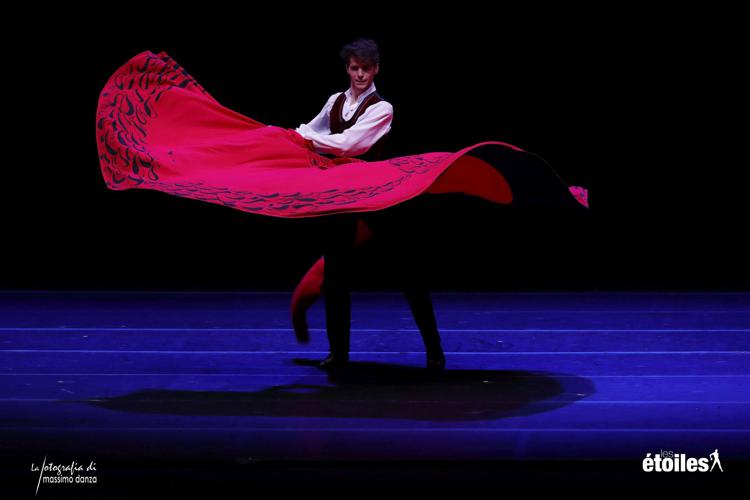  - Il danzatore Sergio Bernal, tra i protagonisti de 'Les Etoiles' (foto di Massimo Danza) 