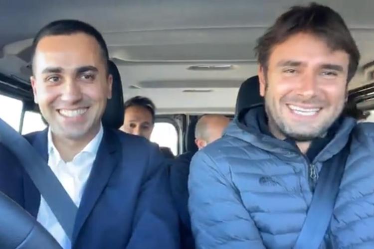 Di Maio e Di Battista on the road: 