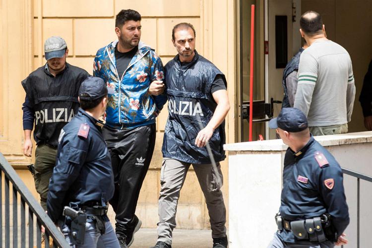 L'arresto di Antonio Casamonica dopo il raid (Fotogramma)