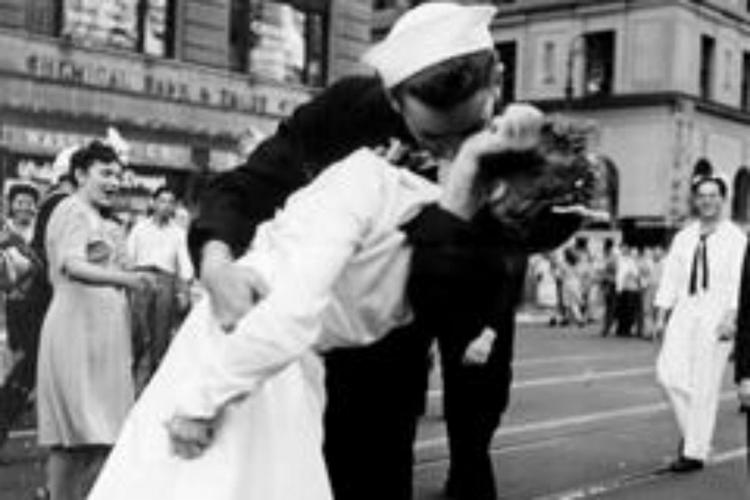 Morto il marinaio del bacio a Times Square