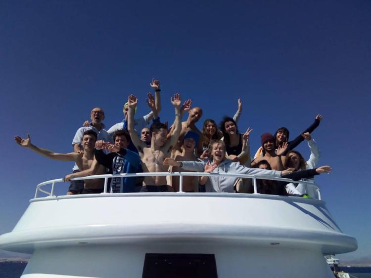 Gli studenti del Liceo Gioia di Piacenza in barca a Sharm el Sheikh - Foto Bubbles  Dive Club