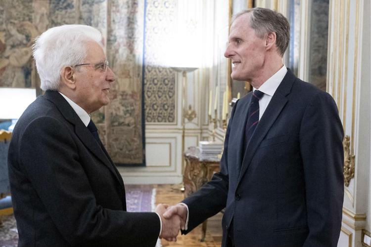 Il capo dello Stato Mattarella con l'ambasciatore Masset, foto dal sito del Quirinale
