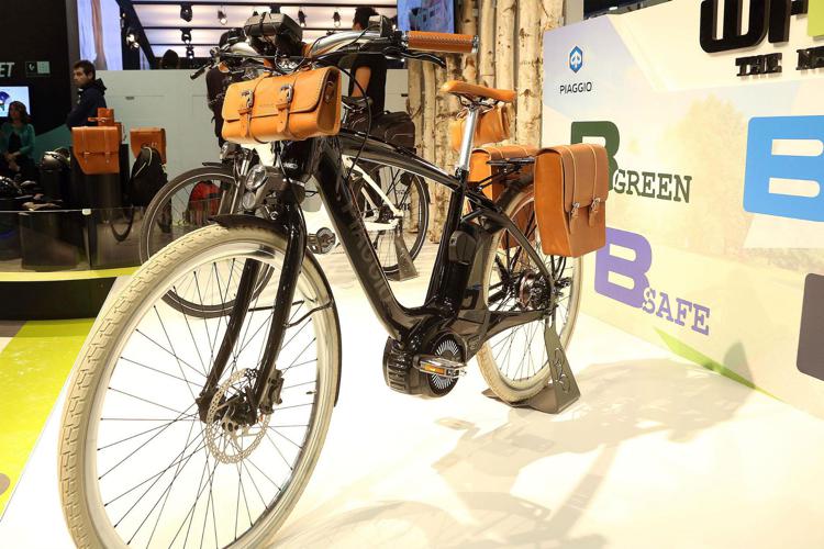 Nella foto una bici elettrica della Piaggio (Fotogramma)