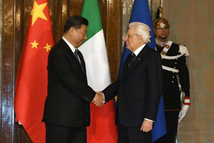 Xi Jinping (L) and Sergio Mattarella (R) at Rome's Quirinale Palace 