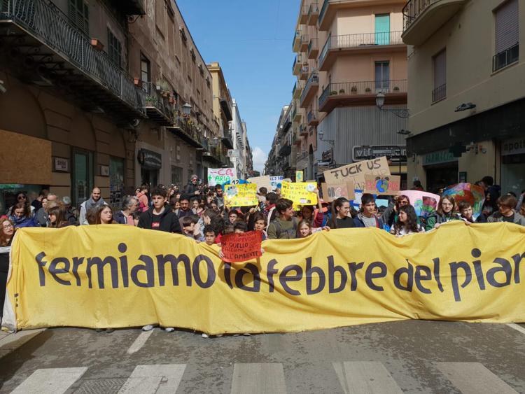 Clima: a Palermo almeno 5000 ragazzi e ragazze in marcia