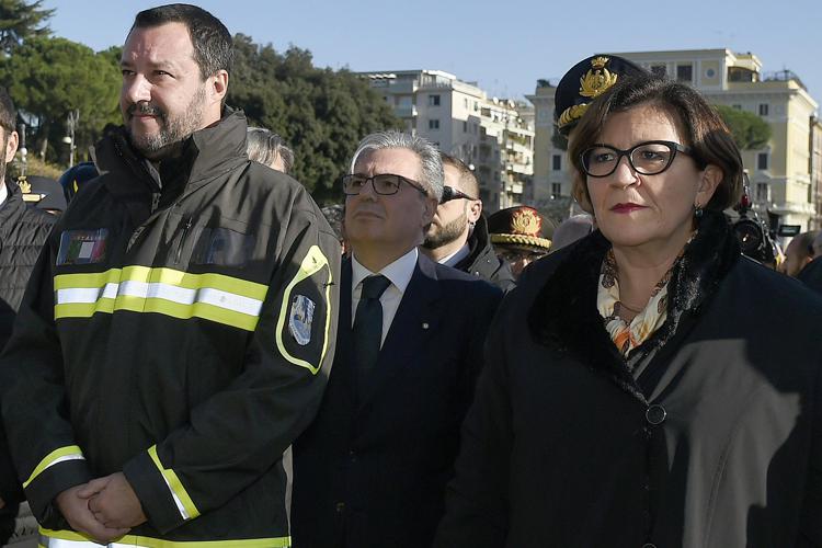 Matteo Salvini e Elisabetta Trenta (FOTOGRAMMA)