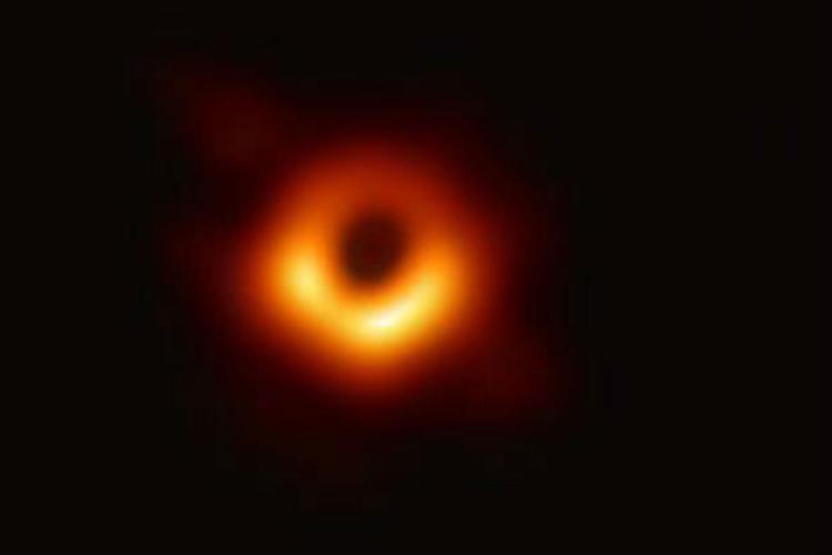 (Foto Nasa, Event Horizon Telescope)