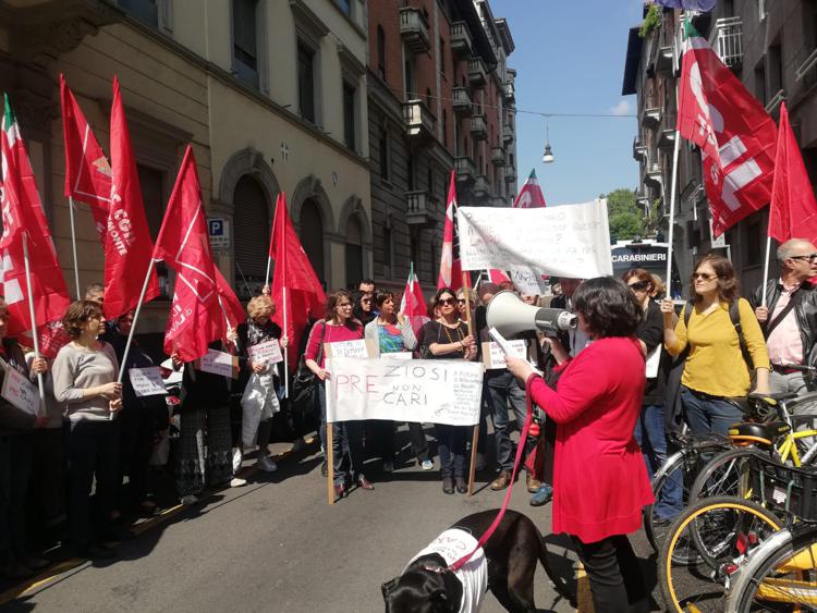 La protesta sotto la sede a Roma di Anpal servizi