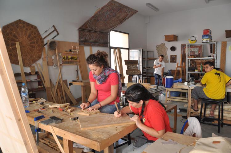 Apprendisti al lavoro (foto Adnkronos/Labitalia) 