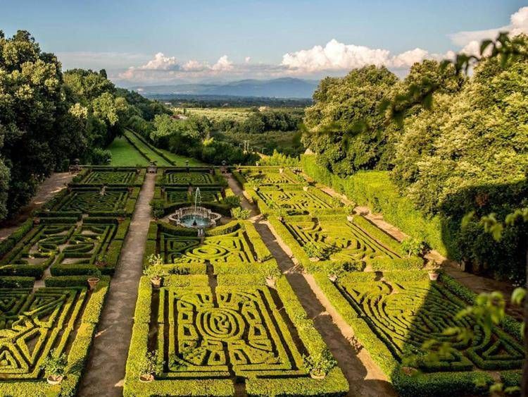 Il giardino  del Castello Ruspoli di Vignanello (Viterbo)