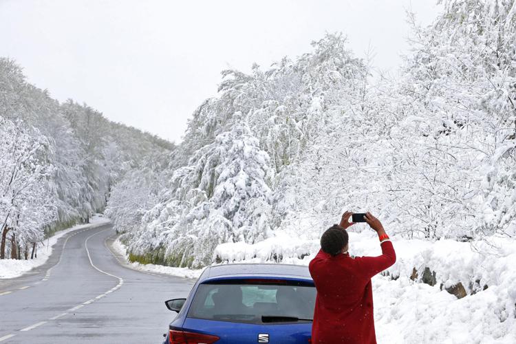 La neve in Corsica (AFP)