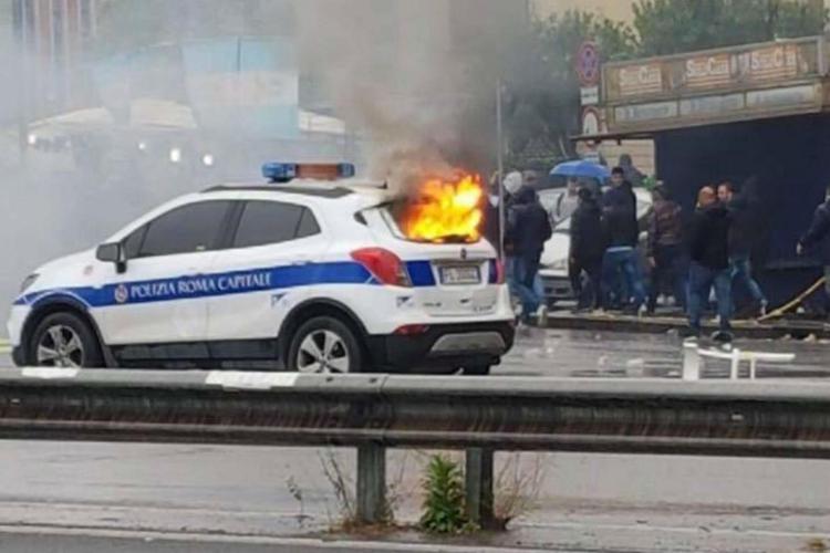 Atalanta-Lazio, scontri tra ultrà e polizia: feriti 2 agenti