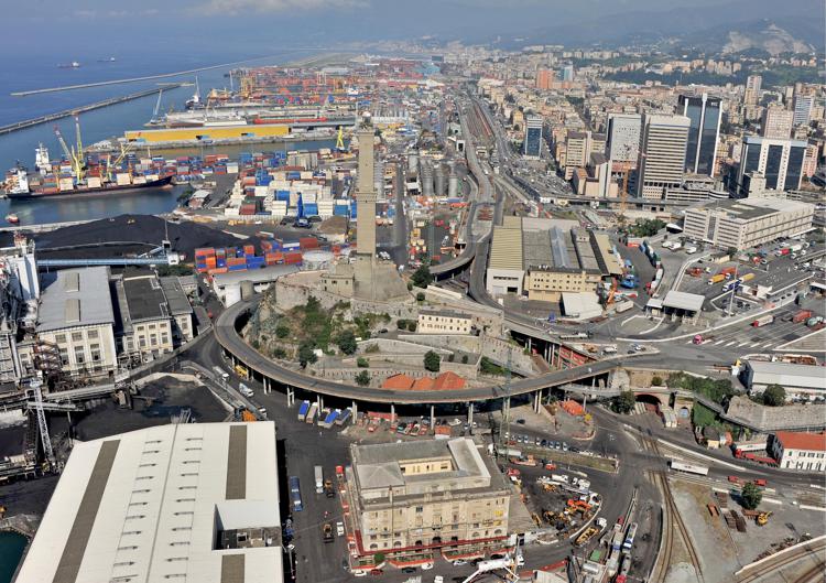 Il porto di Genova (Fotogramma) - FOTOGRAMMA