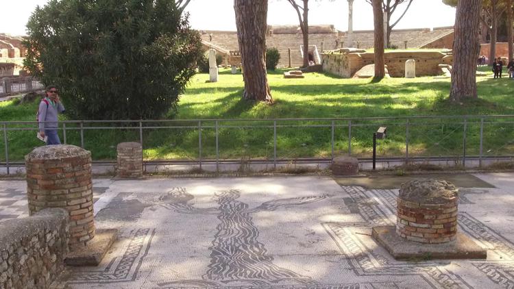 Archeologia: Rinaldi Tufi a Ostia Antica per parlare delle province romane