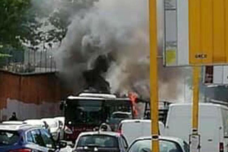 Principio di incendio su bus Atac