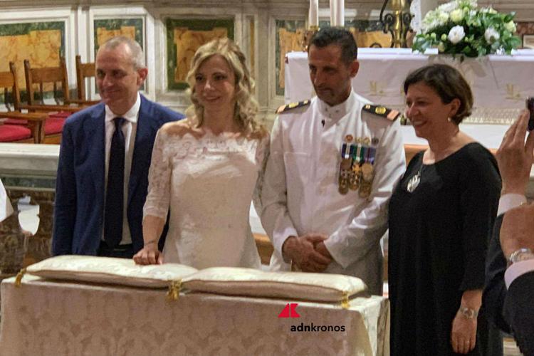 La ministra della Difesa Elisabetta Trenta alle nozze di Massimiliano Latorre (foto Adnkronos)