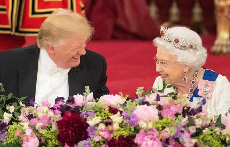 Donald Trump e la regina Elisabetta (Afp) - AFP