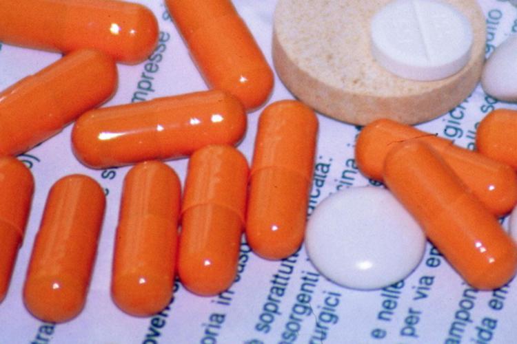 Immagine generica di farmaci (Fotogramma)