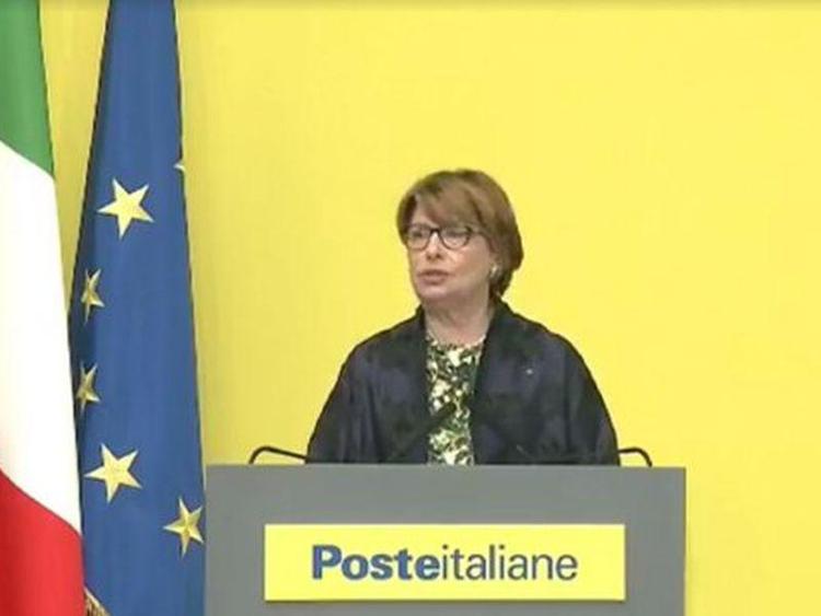 Maria Bianca Farina, presidente di Poste Italiane, alla presentazione dell'hub di smistamento pacchi di Bologna (Foto dal profilo Twitter di Poste Italiane)