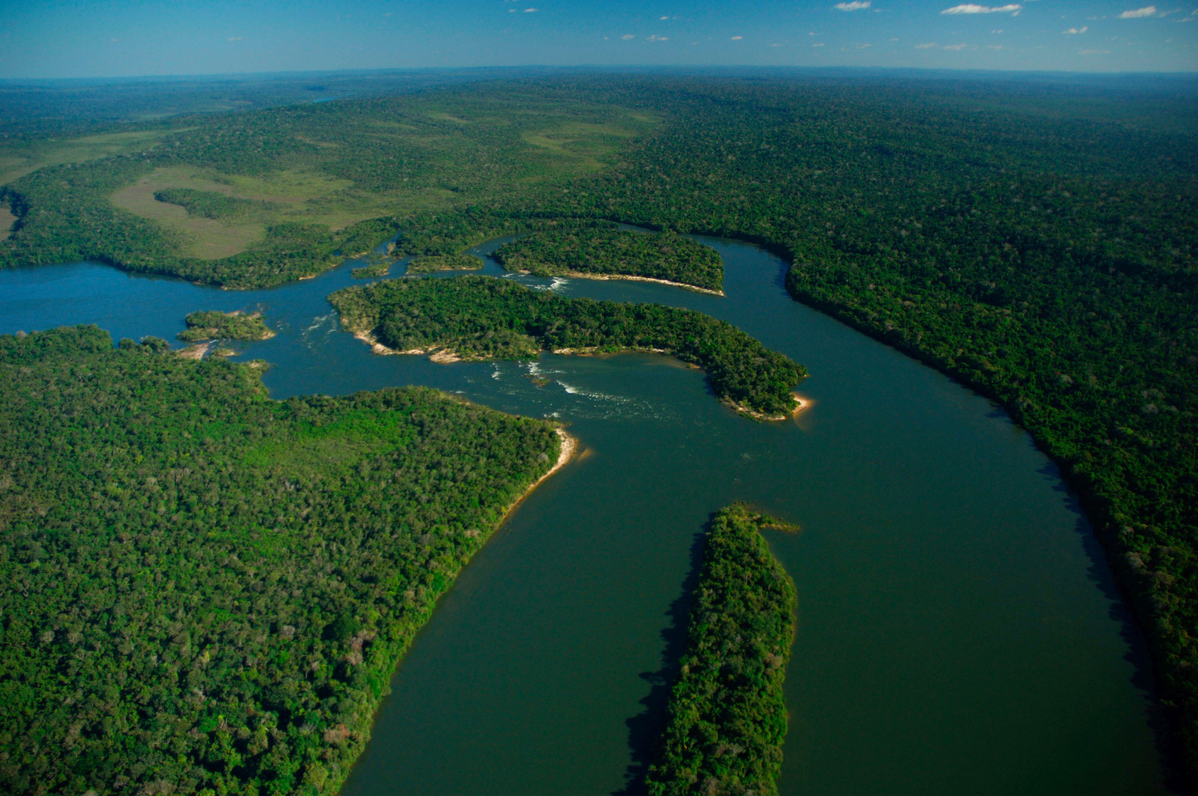Aerial view of the Oncas rapids are part of the Southern Amazon (mega) conservation corridor. Juruena National Park, Brazil. June-July 2006.
