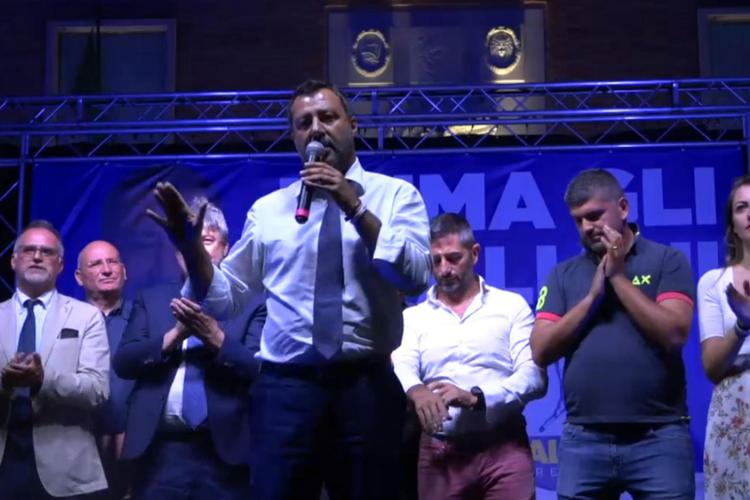 (fermo immagine da video Facebook/Matteo Salvini)