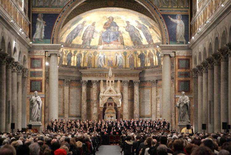Apertura con i Wiener Philharmoniker, a Roma, nella Basilica di San Paolo fuori le mura per il XVIII Festival Internazionale di Musica Sacra  