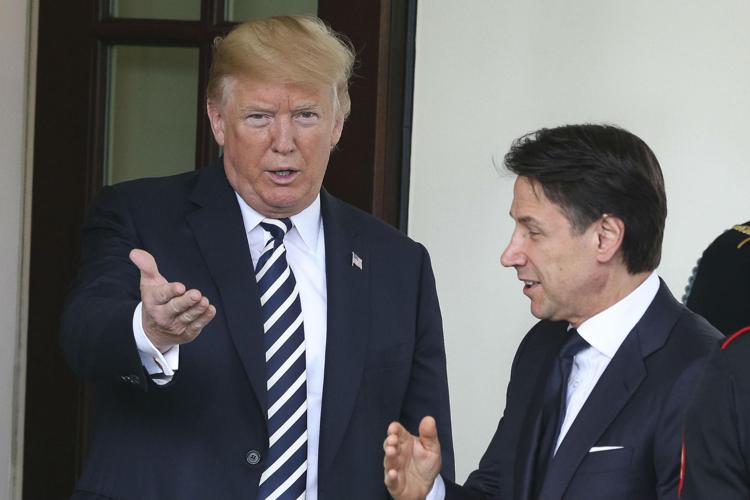 US president Donald Trump (L) with Italy's premier Giuseppe Conte (R)