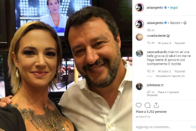 Asia-Salvini, bacioni dietro le quinte