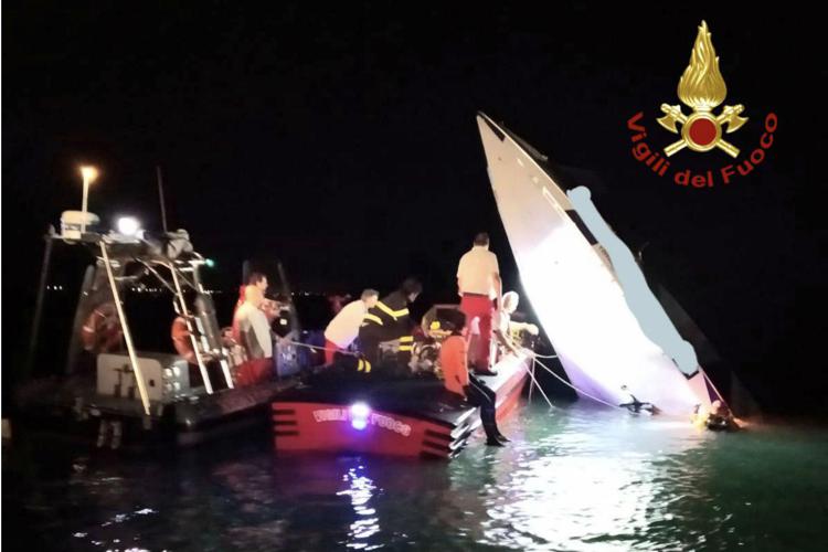 Venezia, barca contro diga: tre morti e un ferito