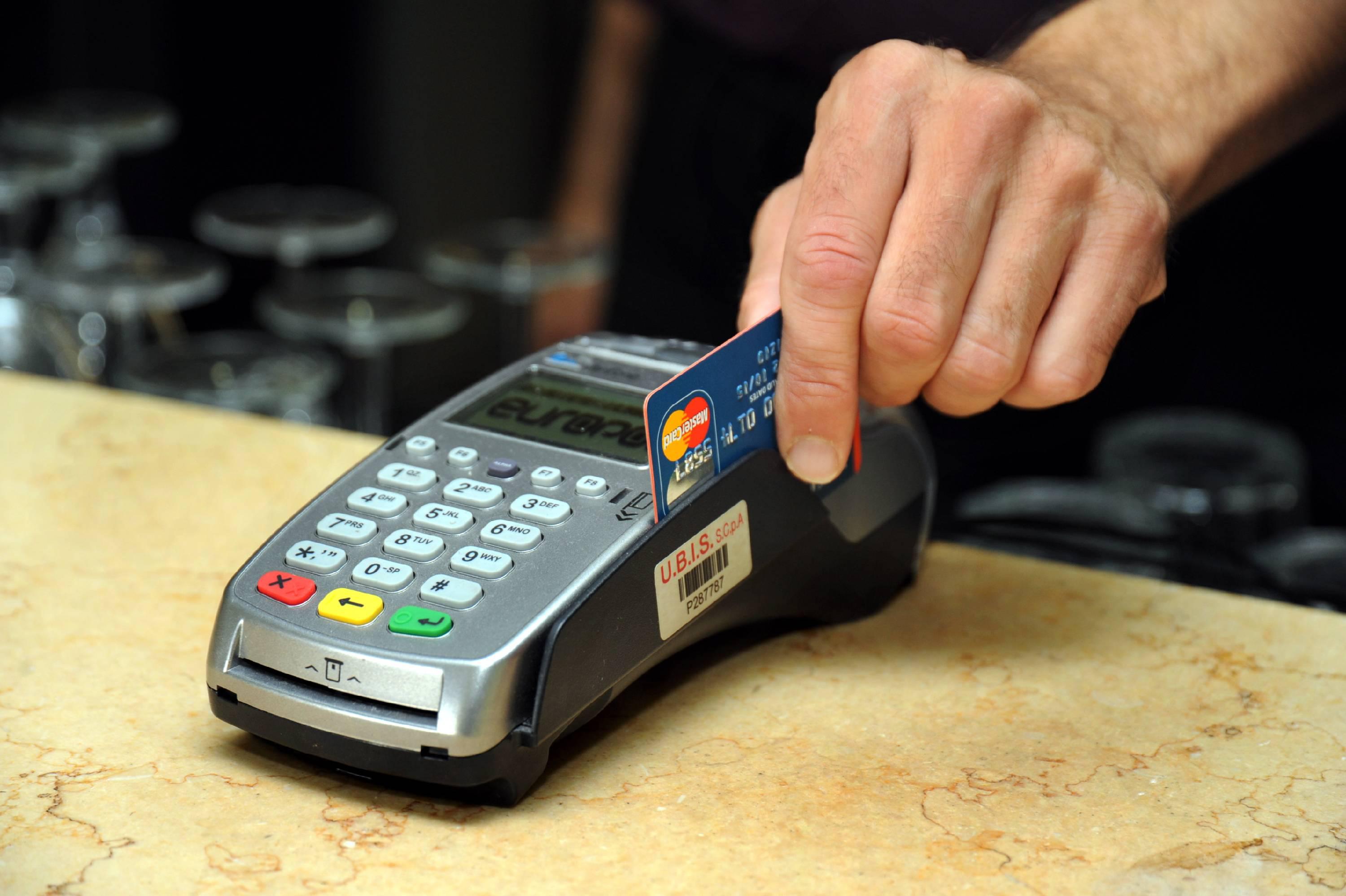 Obbligo Pos e tetto contante slittano a luglio - Adnkronos.com