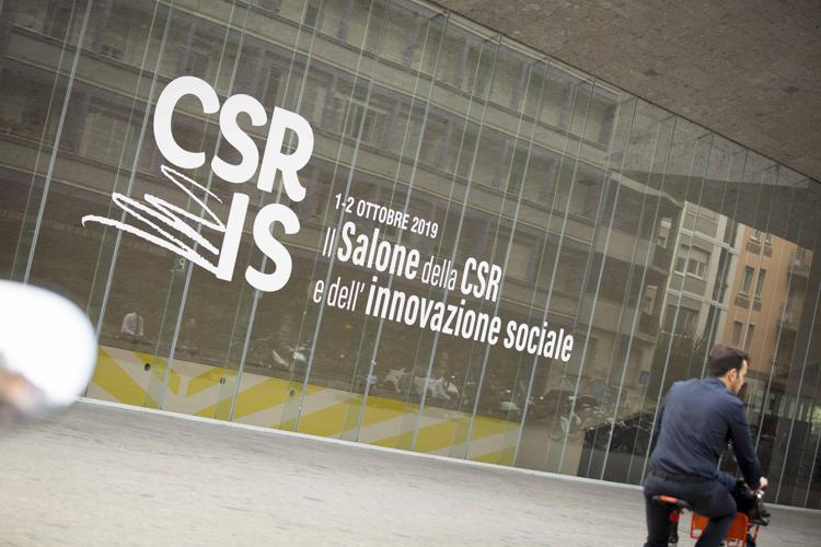 Sostenibilità: temi sociali, 65% italiani chiede alle aziende di prendere posizione
