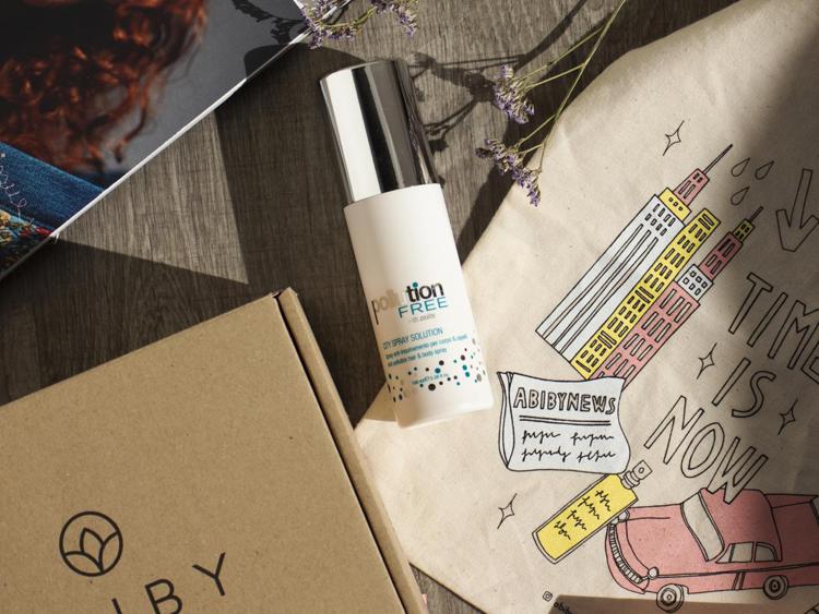 Abiby, con la nuova beauty box del mese di ottobre, “Time is now”, presenta un vero e proprio kit di sopravvivenza anti-smog 