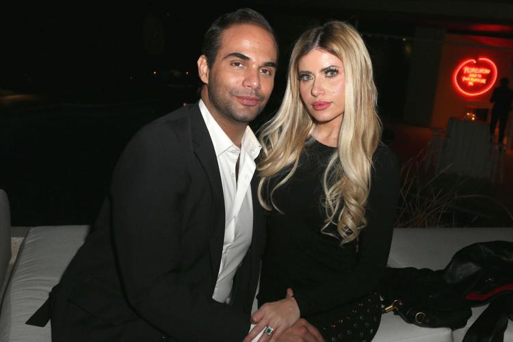 George Papadopoulos con la moglie Simona Mangiante (Fotogramma)