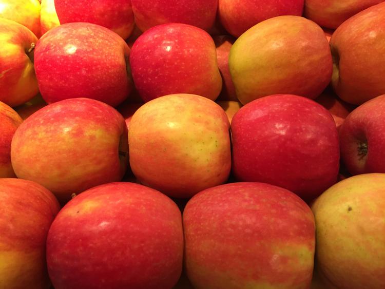 Alimenti: Aics analizza le mele italiane, 49 su 50 senza pesticidi