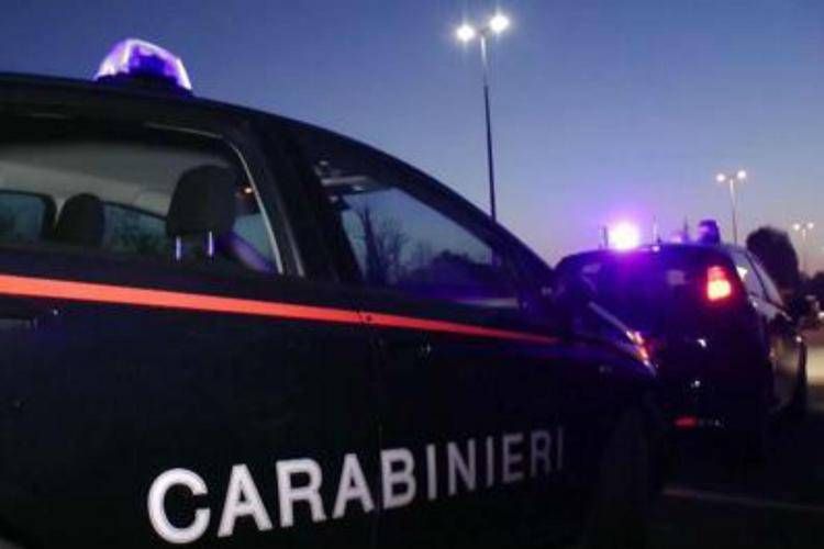 Strangola la moglie, arrestato 39enne