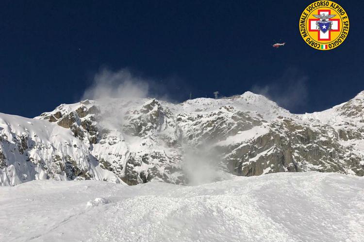Valanga sul Monte Bianco, morti due sciatori