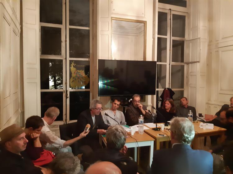 Eric Vuillard durante la conferenza stampa a Parigi