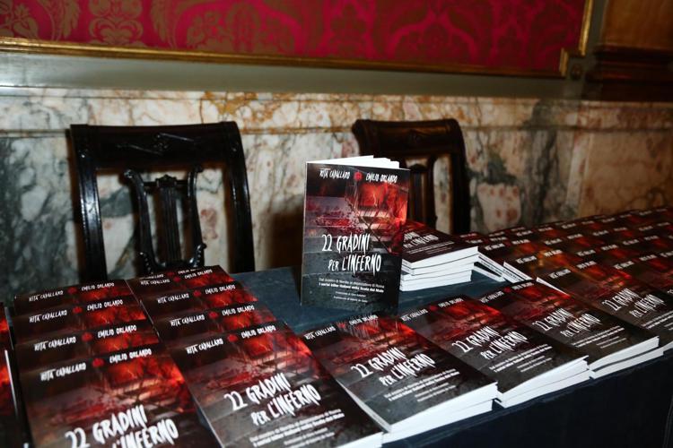 Libri: '22 gradini per l'Inferno' di Orlando e  Cavallaro, volume su serial killer italiani