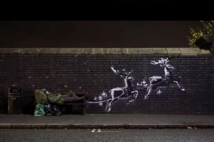 Banksy, il senzatetto diventa Babbo Natale