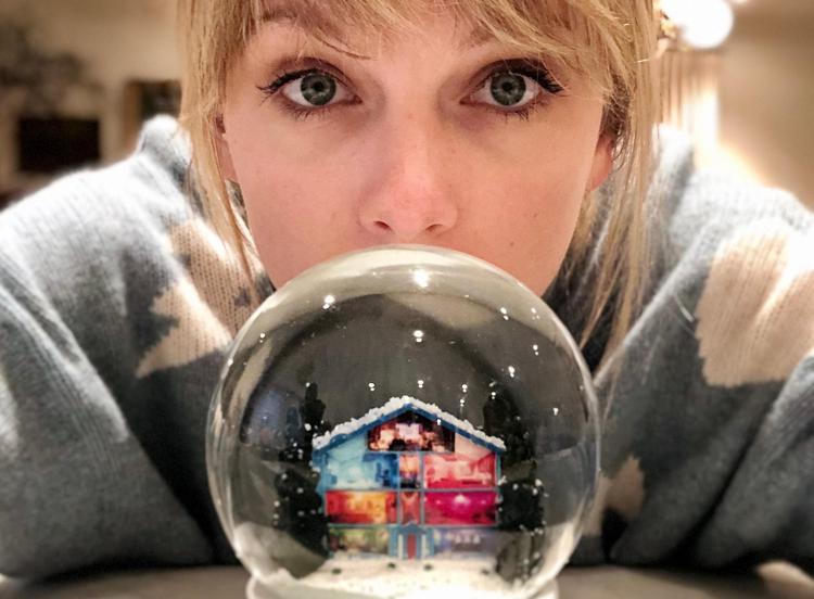Musica: 'Christmas Tree Farm', Taylor Swift canta il Natale dell'infanzia