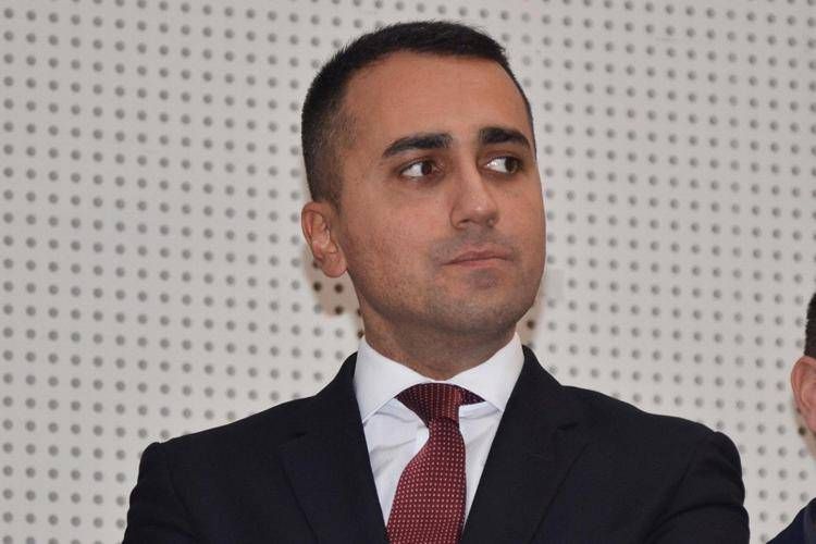 Di Maio Lo Staff Falsita Del Fatto Su Dimissioni