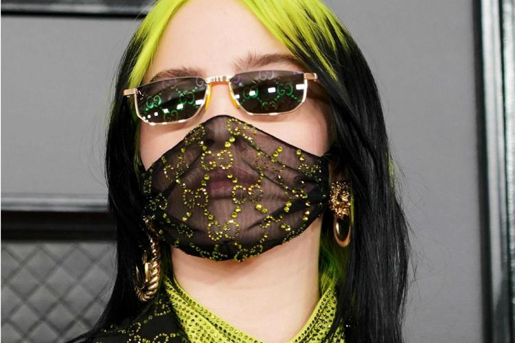 Billie Eilish ai Grammy con la mascherina Gucci (Fotogramma)