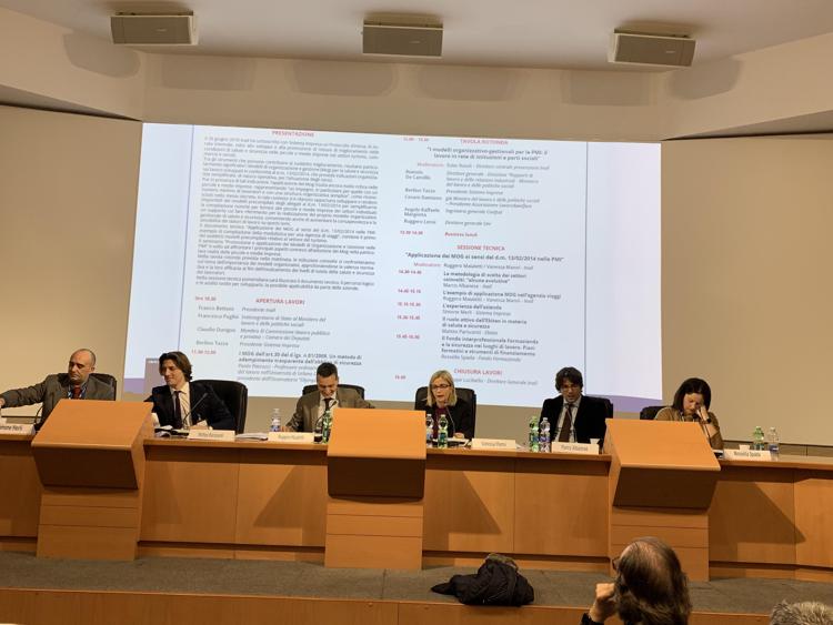 Il tavolo al seminario (Foto Adnkronos/Labitalia)