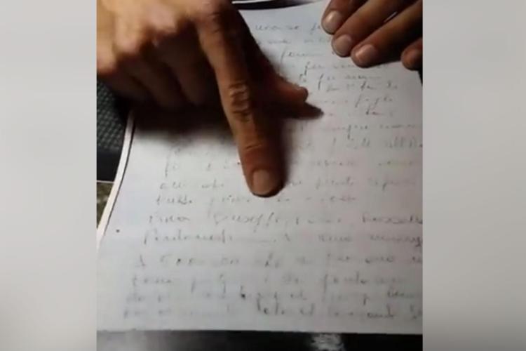 La lettera mostrata nel video dal figlio