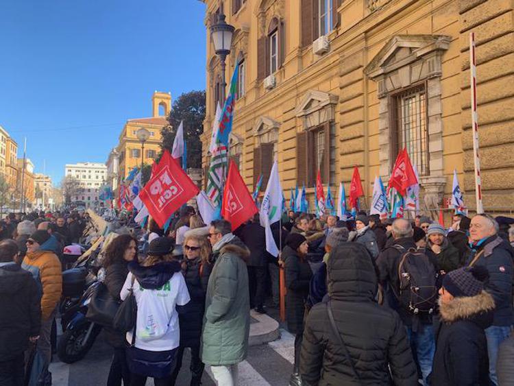 Manifestazione lavoratori delle agenzie fiscali (foto Adnkronos)